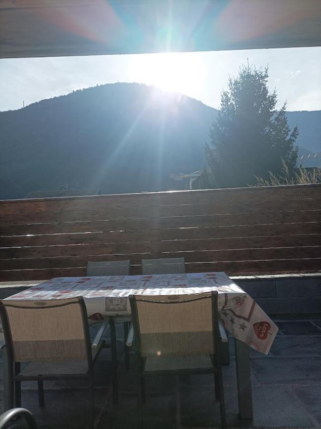 Joli Appart Terrasse Et Jardinet Albertville Exterior foto